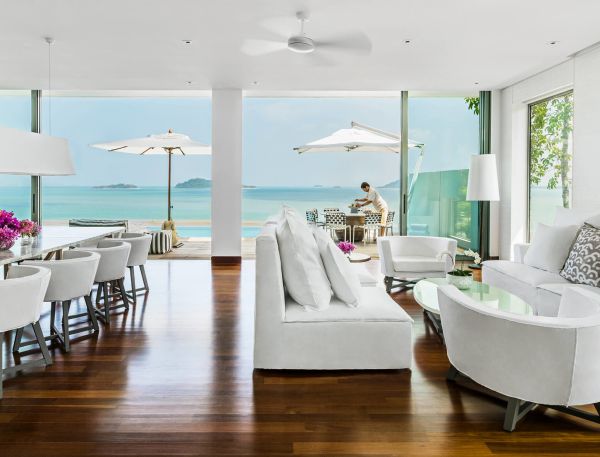 Spacious indoor and outdoor living space